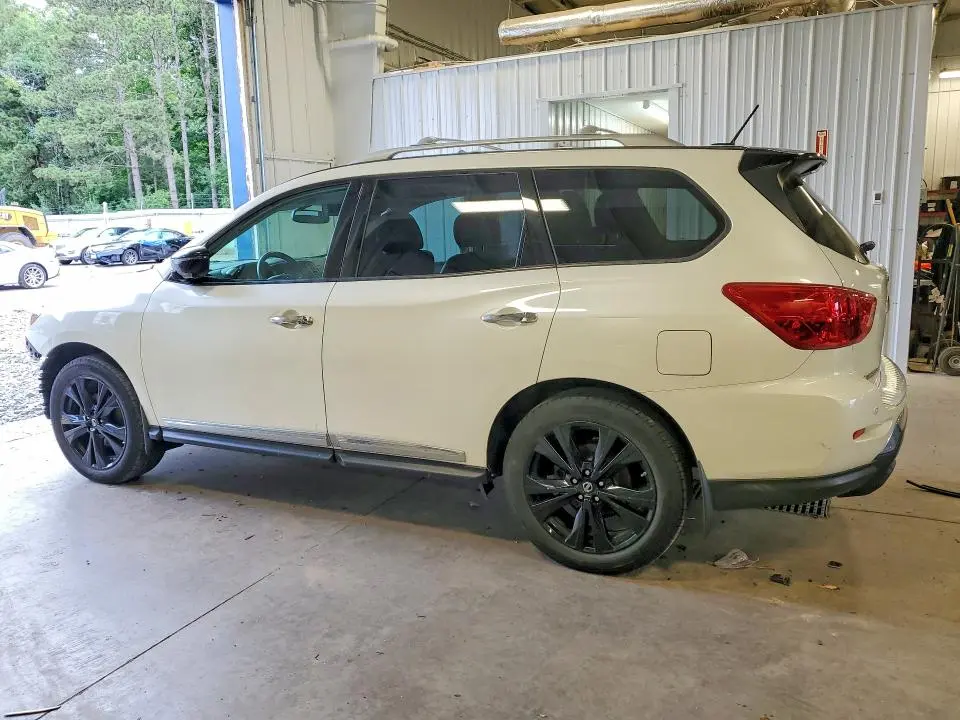 2017 NISSAN PATHFINDER PLATINUM  