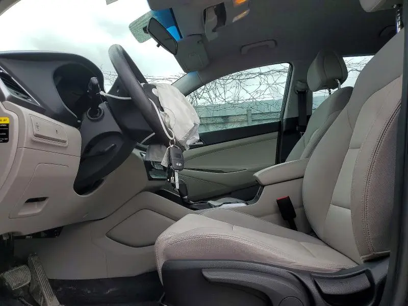 2017 HYUNDAI TUCSON SE  