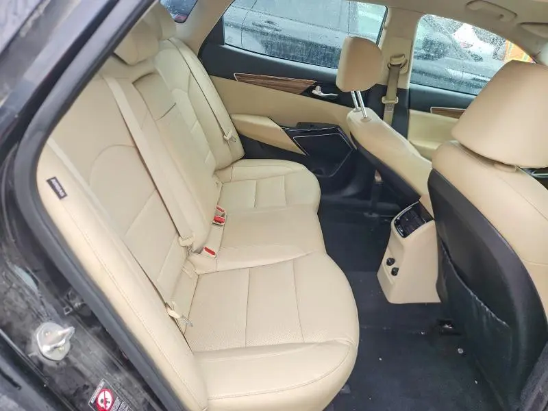 2018 KIA CADENZA PREMIUM  