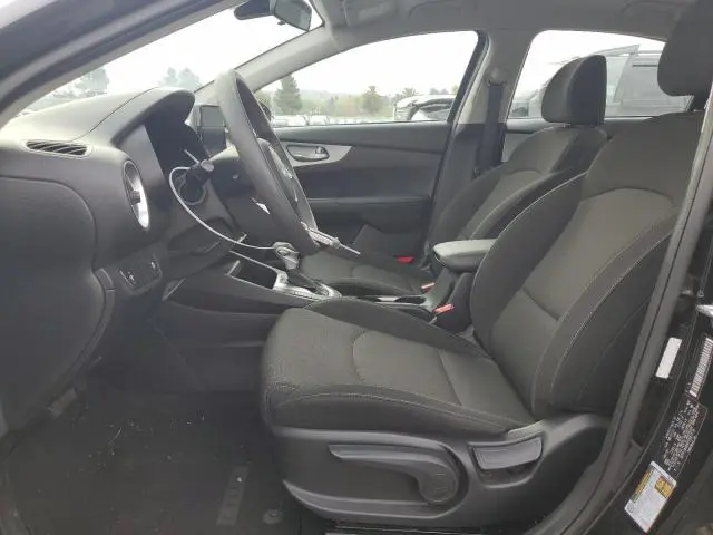 2023 KIA FORTE LX  
