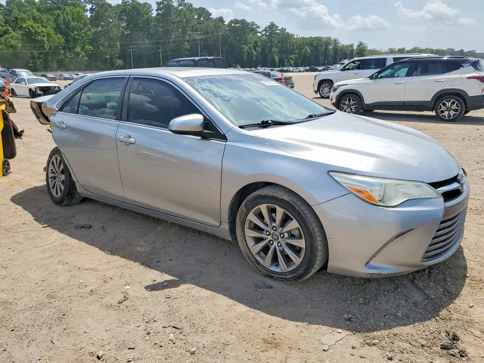 2015 TOYOTA CAMRY XLE  