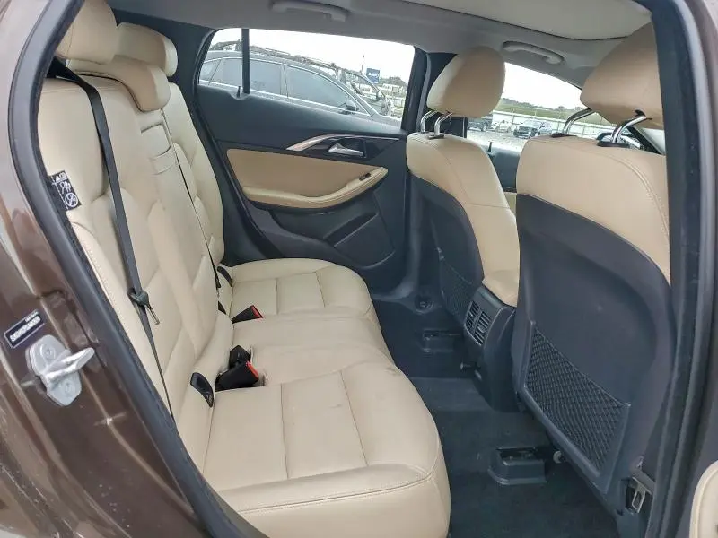 2018 INFINITI QX30 BASE  