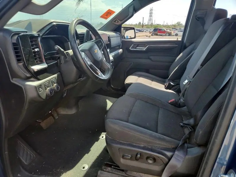 2024 CHEVROLET SILVERADO K1500 LT  