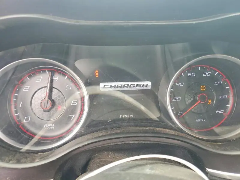 2015 DODGE CHARGER SE  