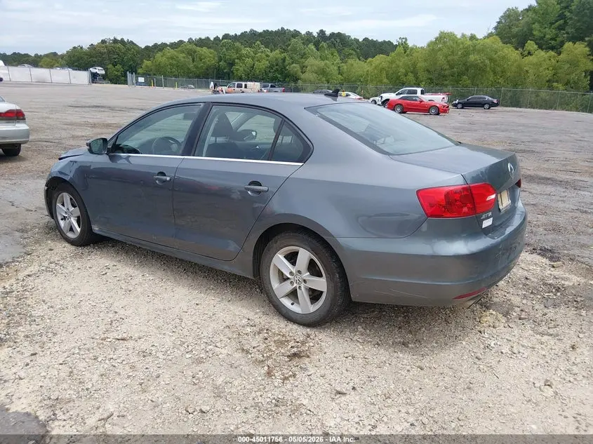 2013 VOLKSWAGEN JETTA 2.0L TDI