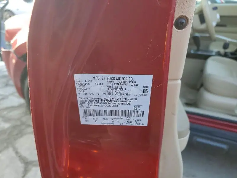 2010 FORD ESCAPE LIMITED  