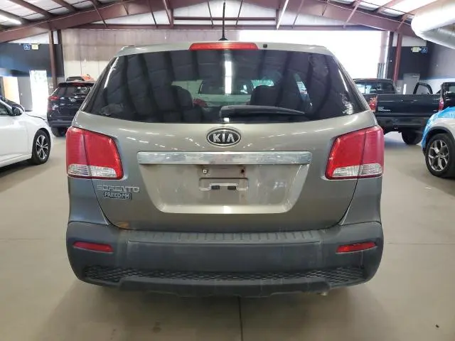 2013 KIA SORENTO LX  