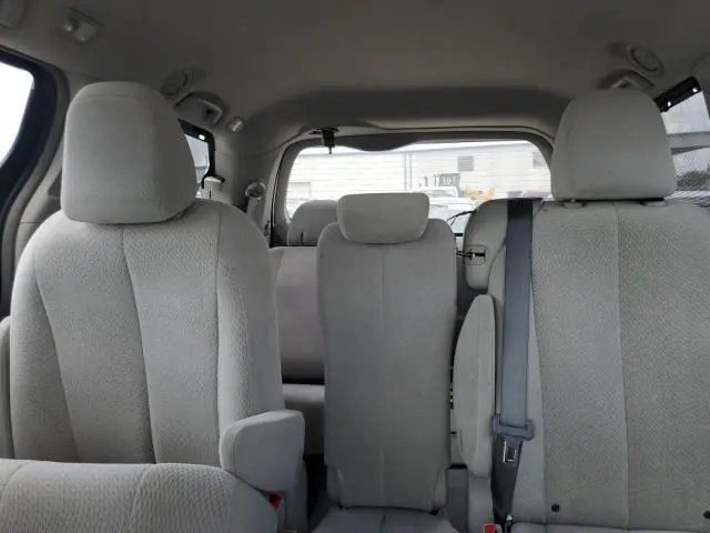 2012 TOYOTA SIENNA LE  
