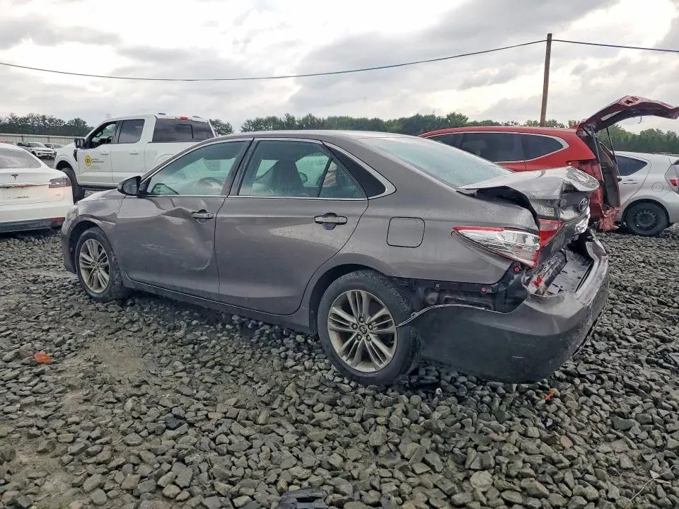2016 TOYOTA CAMRY SE  