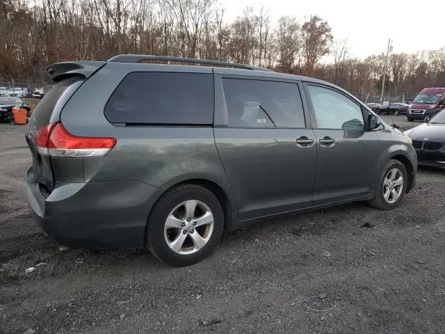 2013 TOYOTA SIENNA   