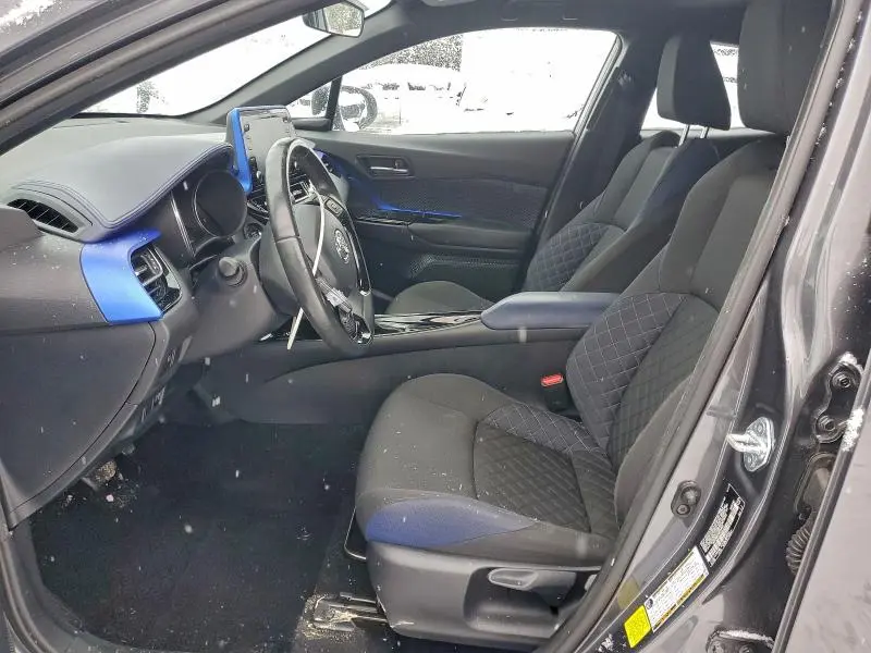 2022 TOYOTA C-HR XLE  