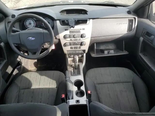 2010 FORD FOCUS SE  