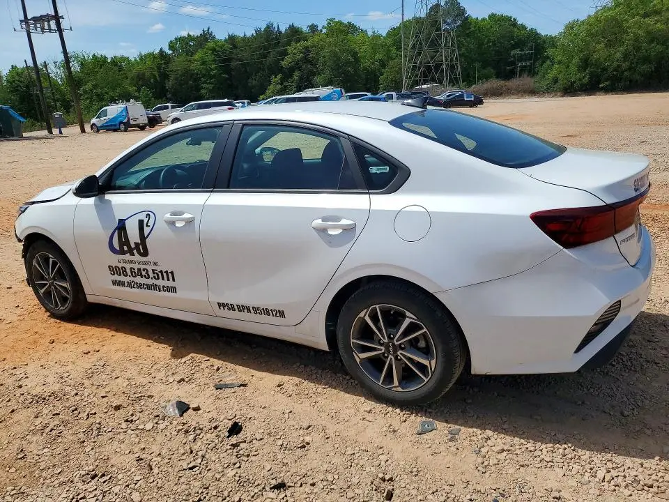 2022 KIA FORTE LXS  