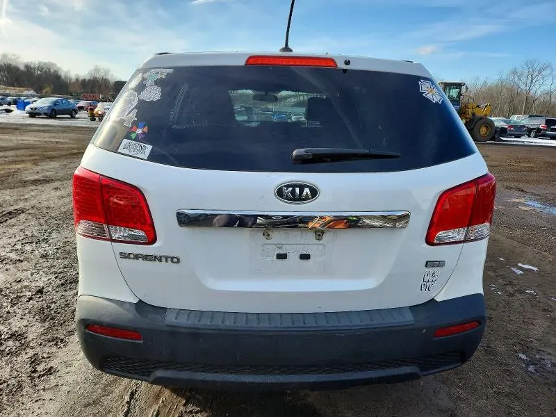 2013 KIA SORENTO LX  