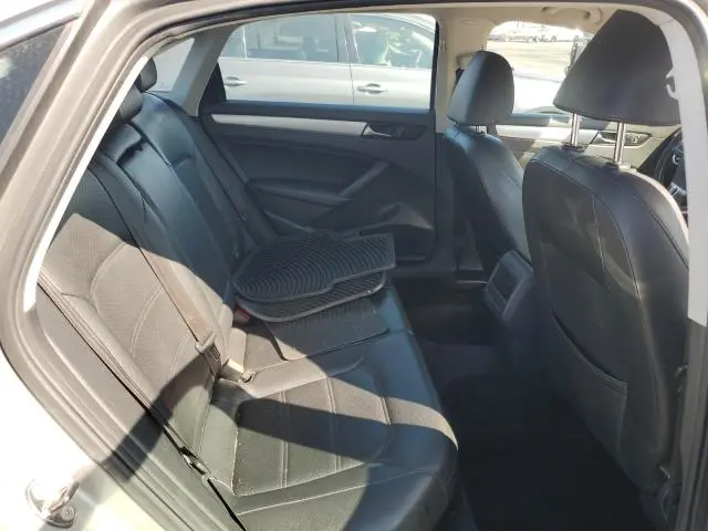 2012 VOLKSWAGEN PASSAT SE