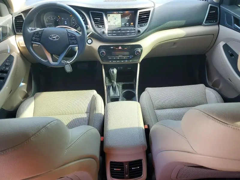 2017 HYUNDAI TUCSON SE PLUS  