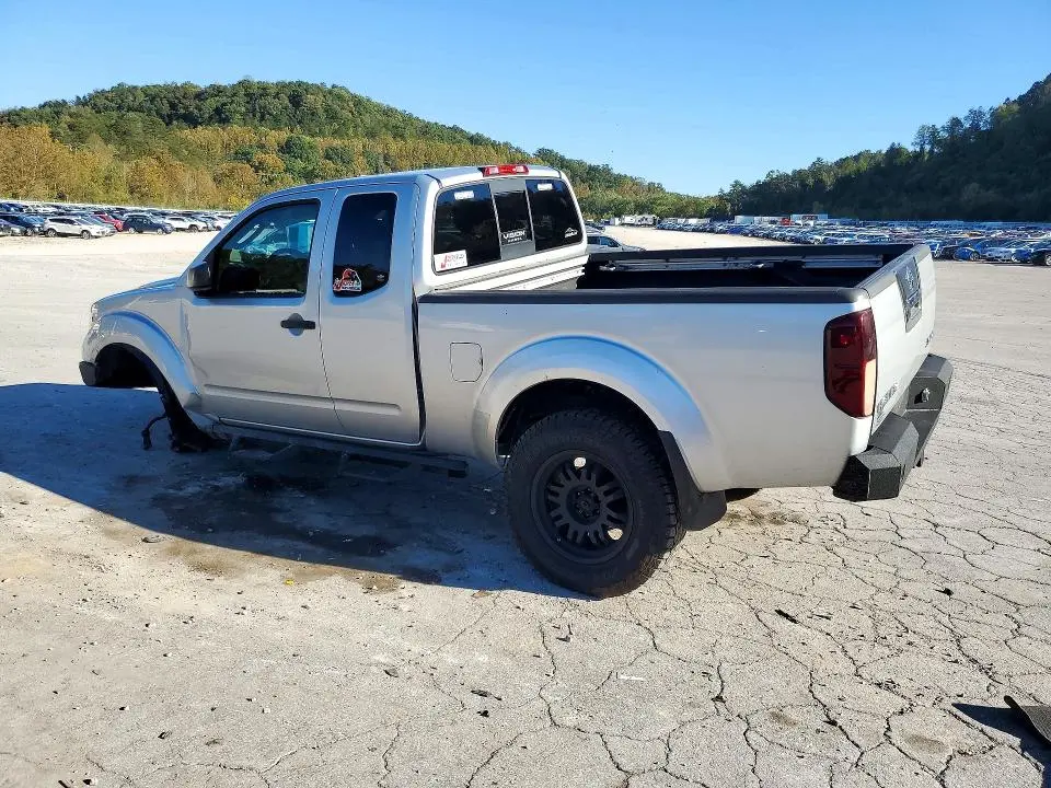 2011 NISSAN FRONTIER SV V6  