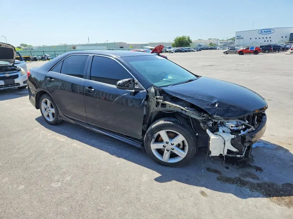 2012 TOYOTA CAMRY SE  