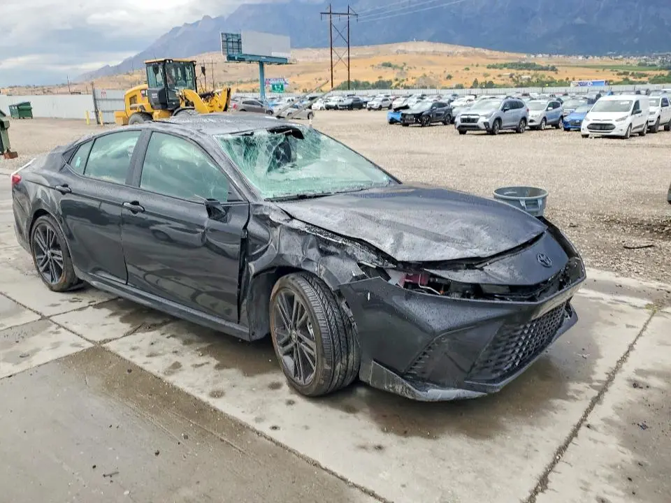 2025 TOYOTA CAMRY XSE  