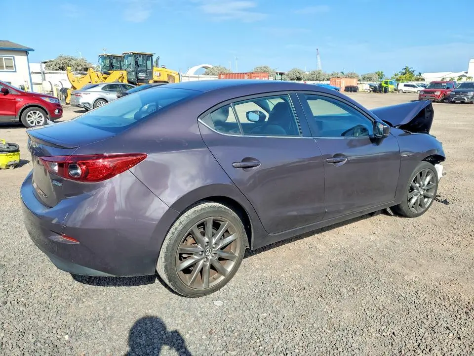 2018 MAZDA 3 TOURING  