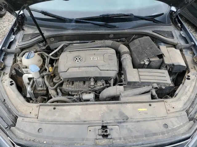 2017 VOLKSWAGEN PASSAT SE  