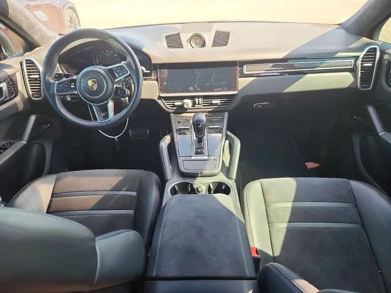 2021 PORSCHE CAYENNE GTS  