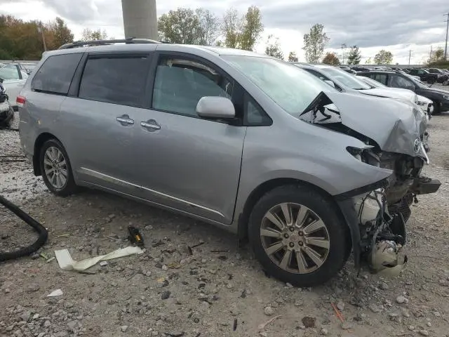 2011 TOYOTA SIENNA XLE  