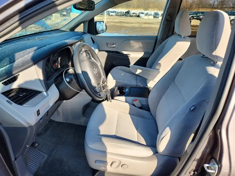 2017 TOYOTA SIENNA LE 8-PASSENGER  