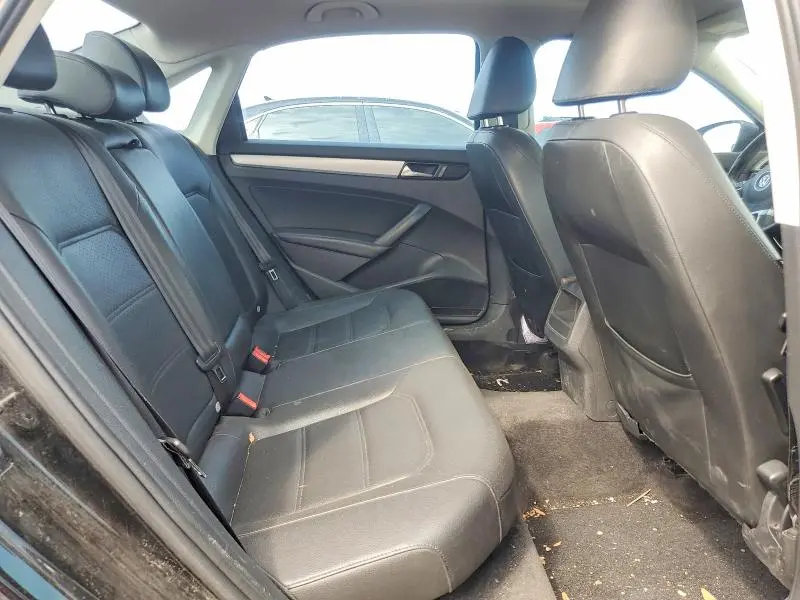 2012 VOLKSWAGEN PASSAT SE  