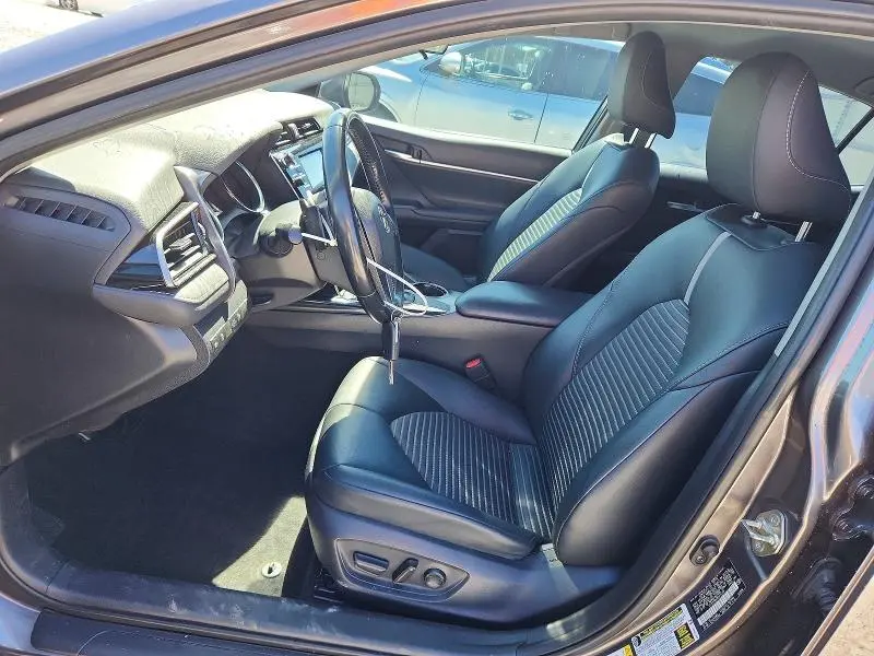 2019 TOYOTA CAMRY SE  