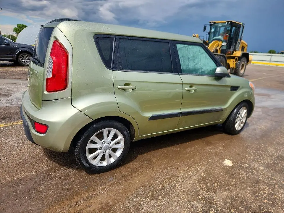 2013 KIA SOUL +  