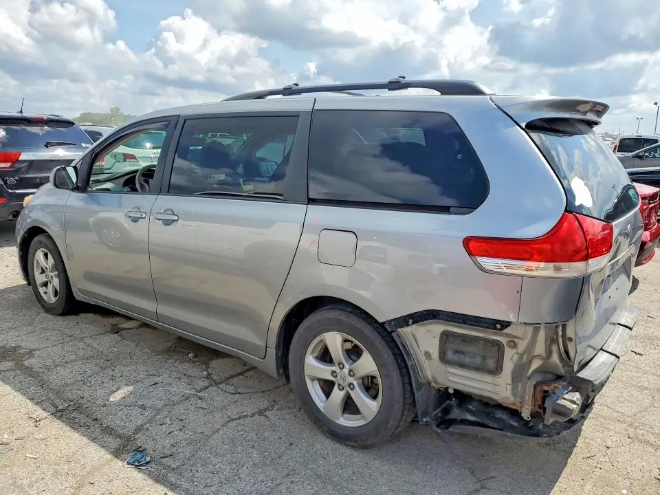 2012 TOYOTA SIENNA LE  
