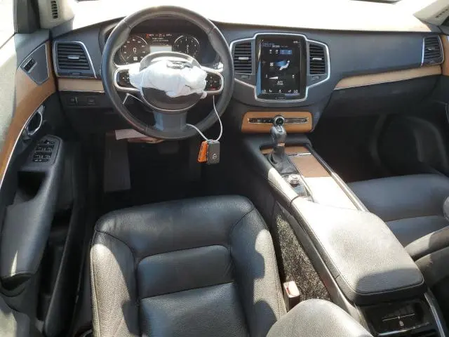 2022 VOLVO XC90 T5 MOMENTUM  