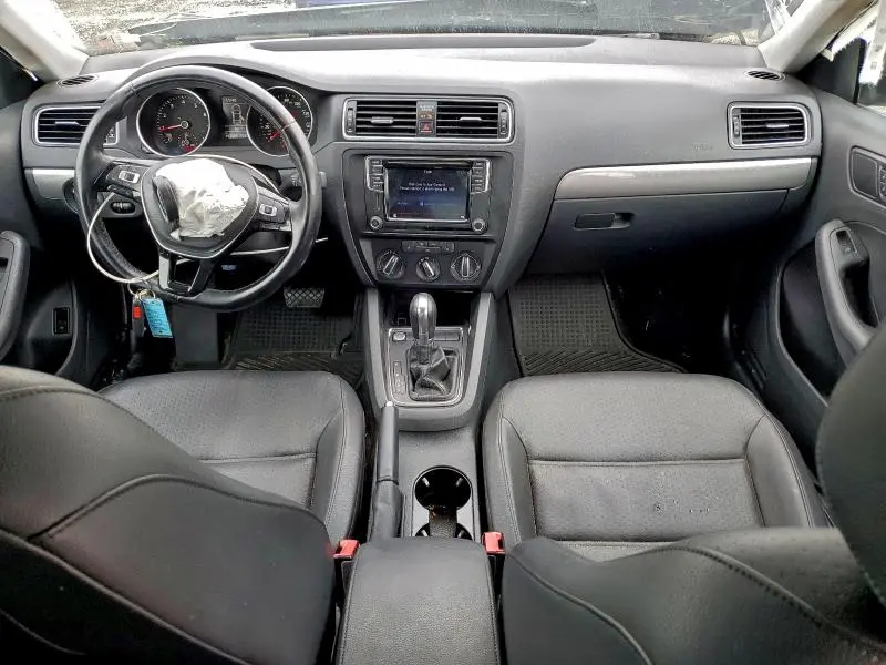 2017 VOLKSWAGEN JETTA SE  