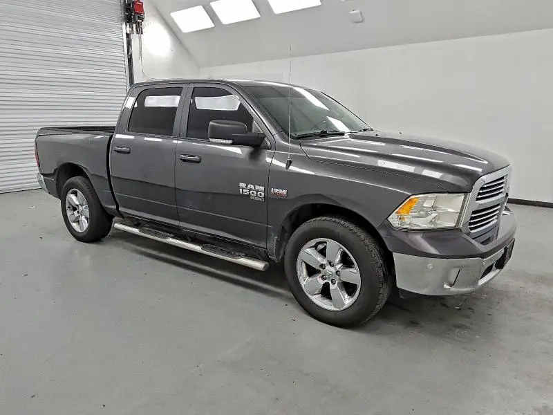 2019 RAM 1500 CLASSIC SLT  