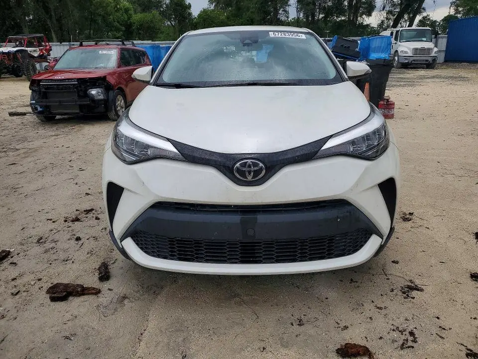2021 TOYOTA C-HR LE  