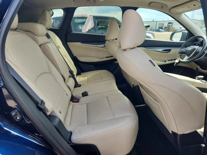 2022 INFINITI QX50 LUXE  