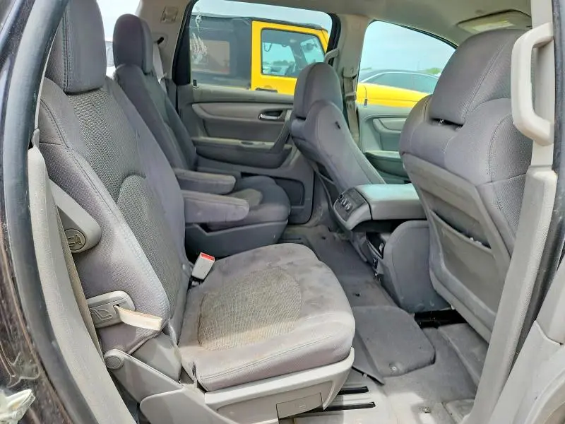 2014 CHEVROLET TRAVERSE LT  