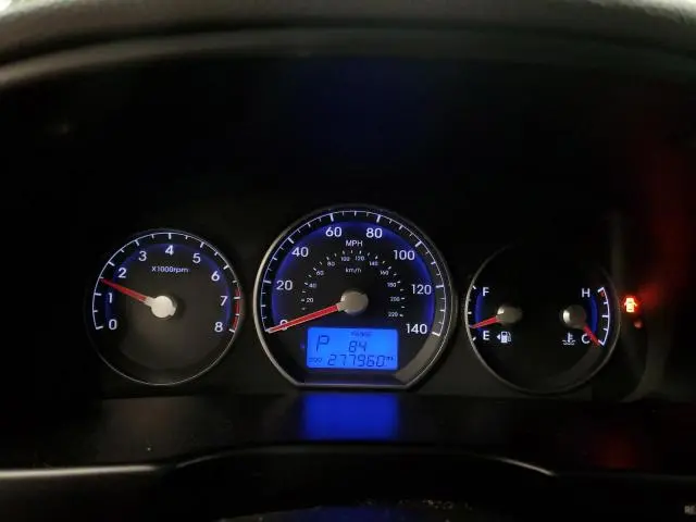 2011 HYUNDAI SANTA FE SE  