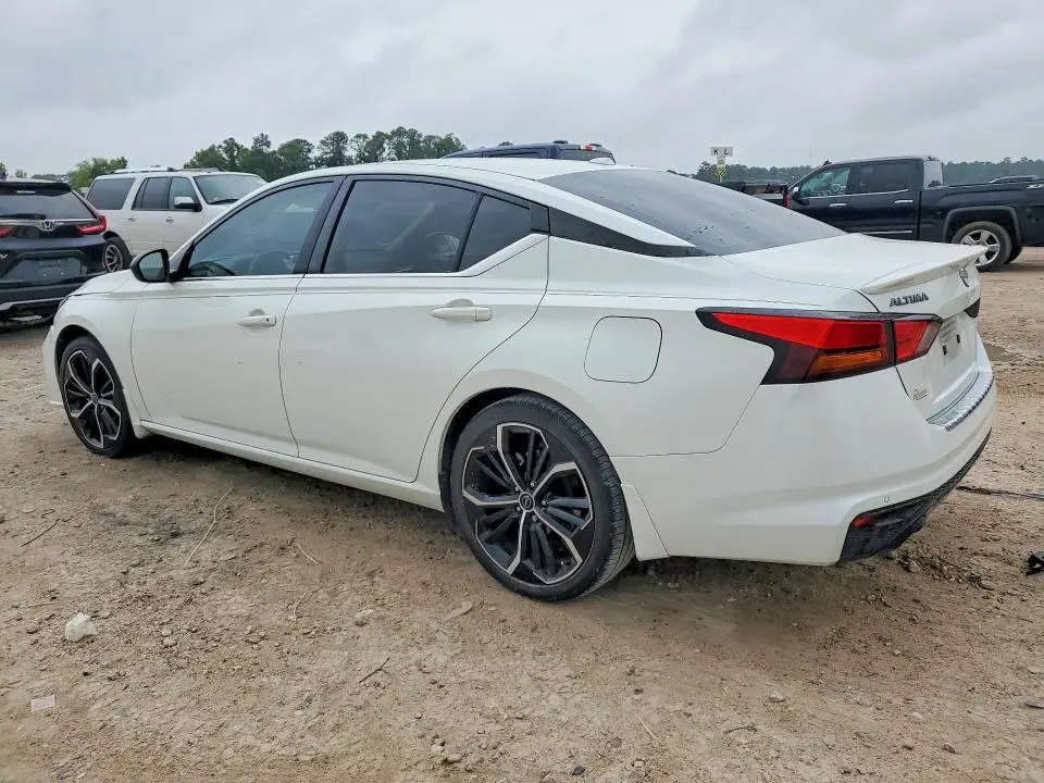 2023 NISSAN ALTIMA SR  