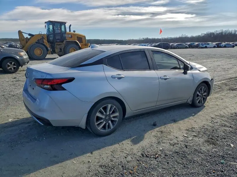 2021 NISSAN VERSA SV  