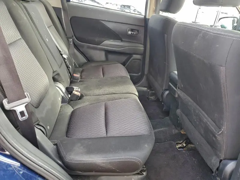 2015 MITSUBISHI OUTLANDER ES  