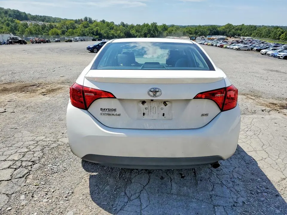 2018 TOYOTA COROLLA SE  