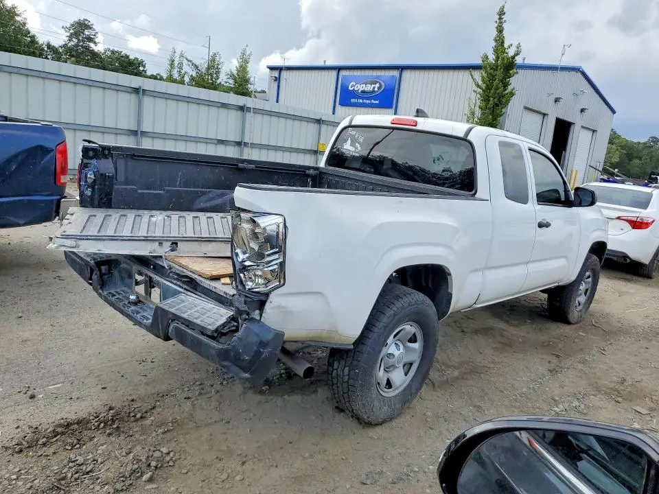 2022 TOYOTA TACOMA SR  