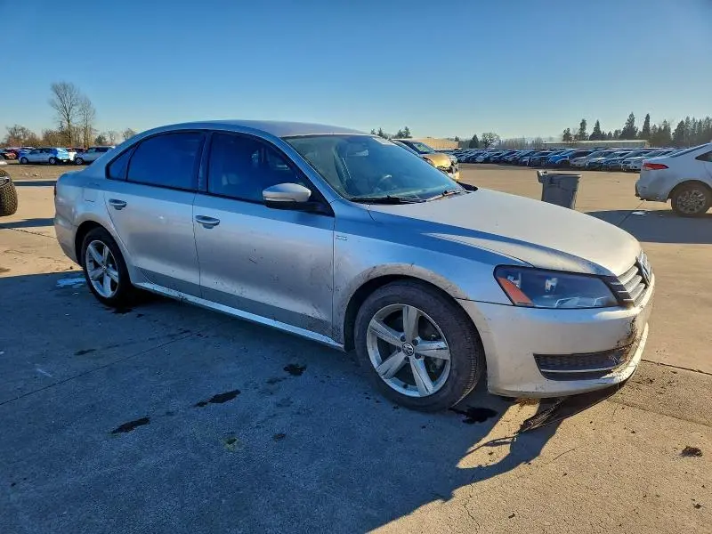 2014 VOLKSWAGEN PASSAT S  