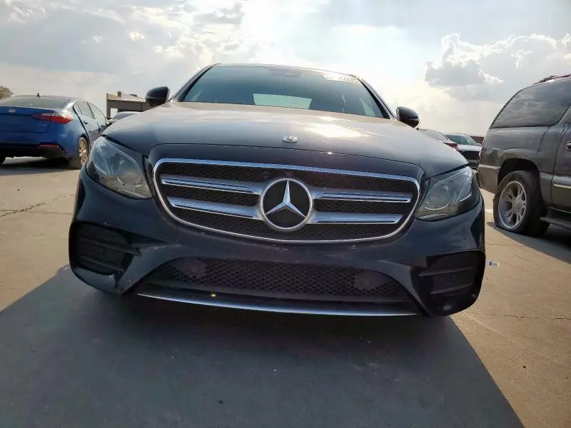 2019 MERCEDES-BENZ E 300  
