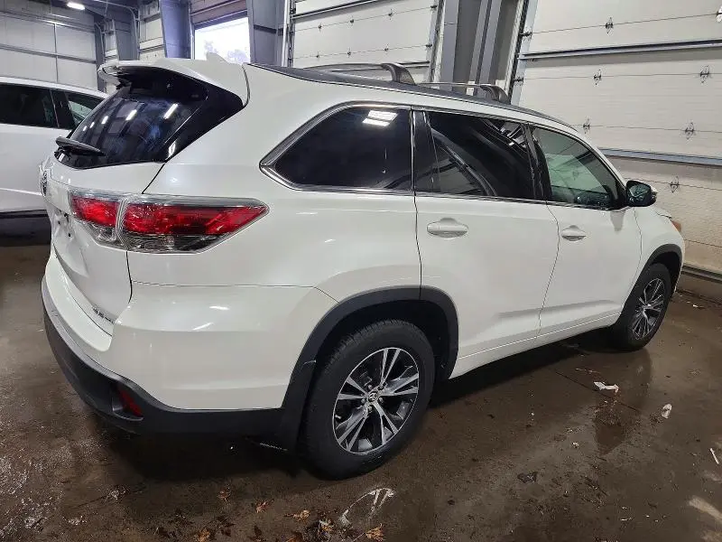 2016 TOYOTA HIGHLANDER XLE  