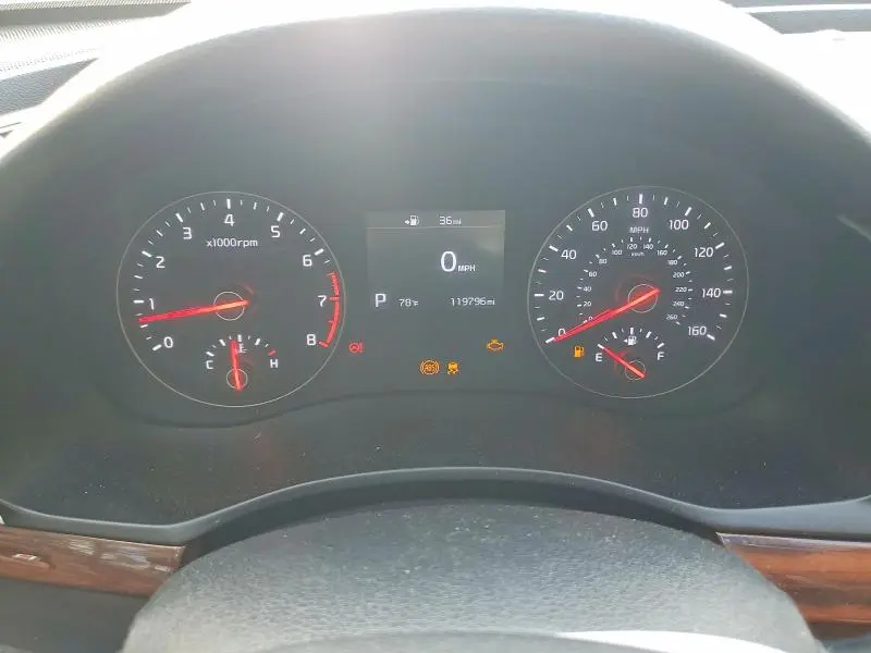 2018 KIA CADENZA PREMIUM  