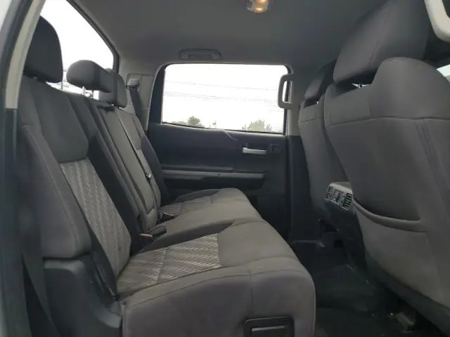 2018 TOYOTA TUNDRA CREWMAX SR5  