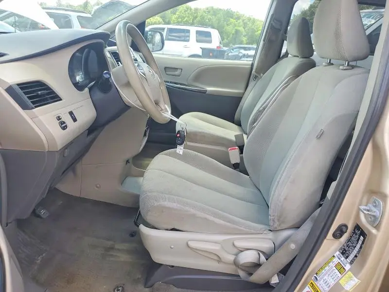 2014 TOYOTA SIENNA L 7-PASSENGER  